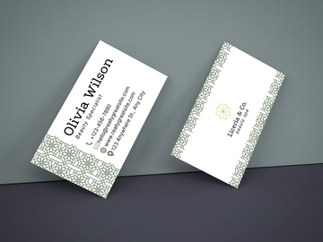 Green Minimalistic Geometry Beauty Business Card